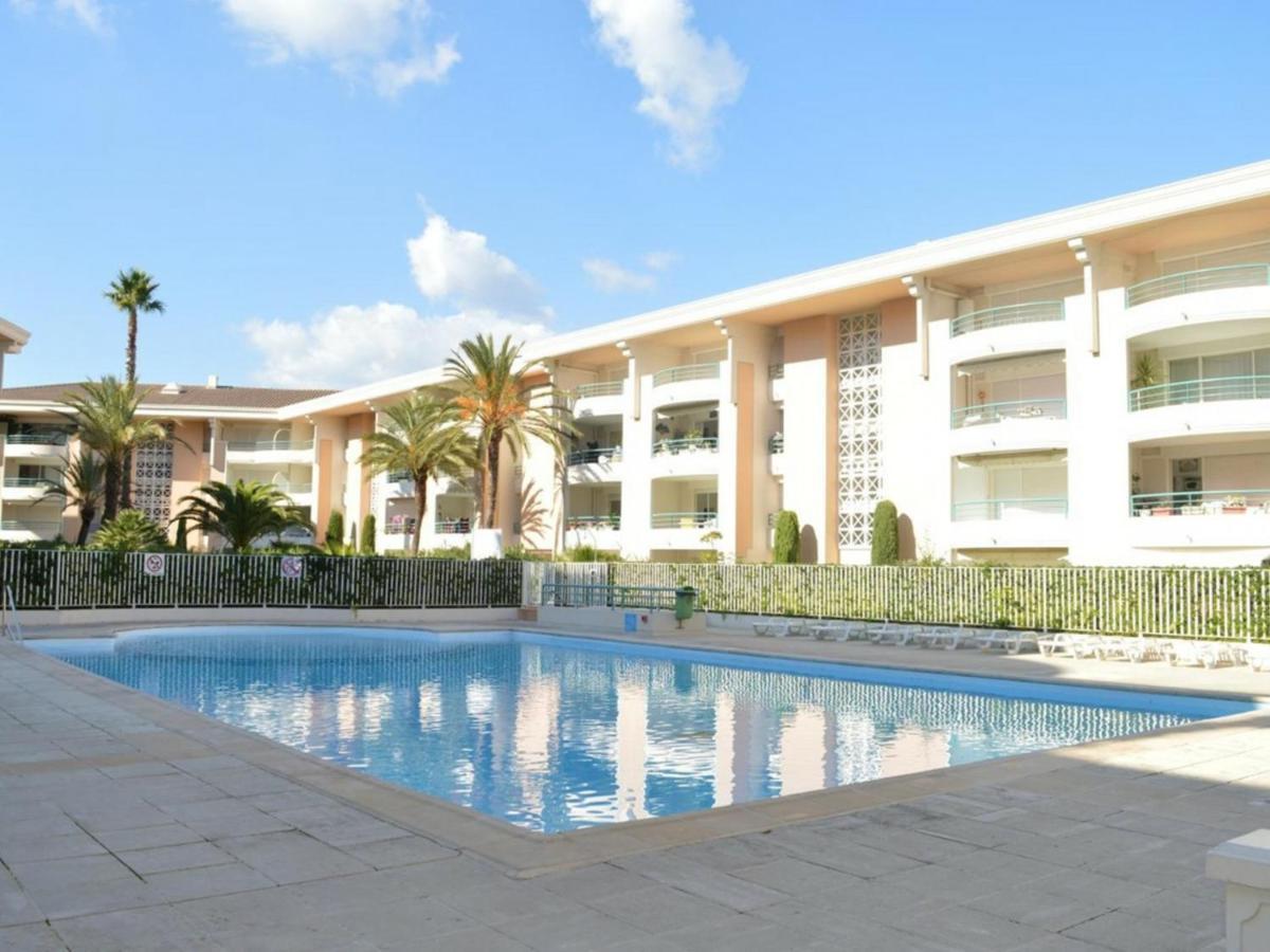 Frejus: Appt 2P, 5 Pers, Piscine, Plage A 150M, Parking, Animaux Ok - Fr-1-226A-357 Екстериор снимка