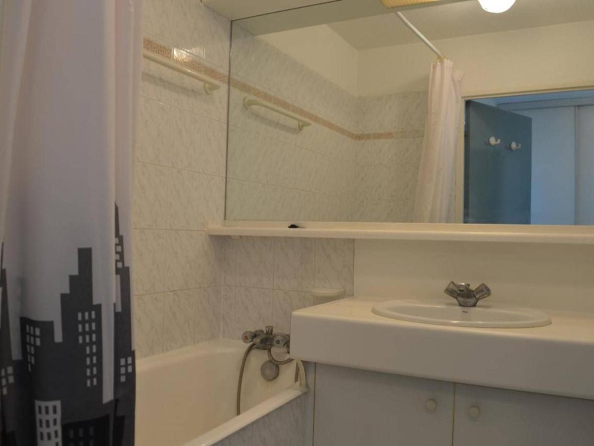 Frejus: Appt 2P, 5 Pers, Piscine, Plage A 150M, Parking, Animaux Ok - Fr-1-226A-357 Екстериор снимка